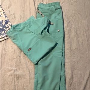FIGS BUNDLE | Small Catarina one pocket scrub top+small yola pants in fresh aqua